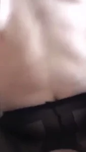 简介有群，爆操极品巨乳黑丝少妇，骚逼水太多了，骚逼叫声太好听了