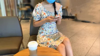 塞着跳蛋去喝咖啡，震动的双腿受不了，带去酒店干的求饶